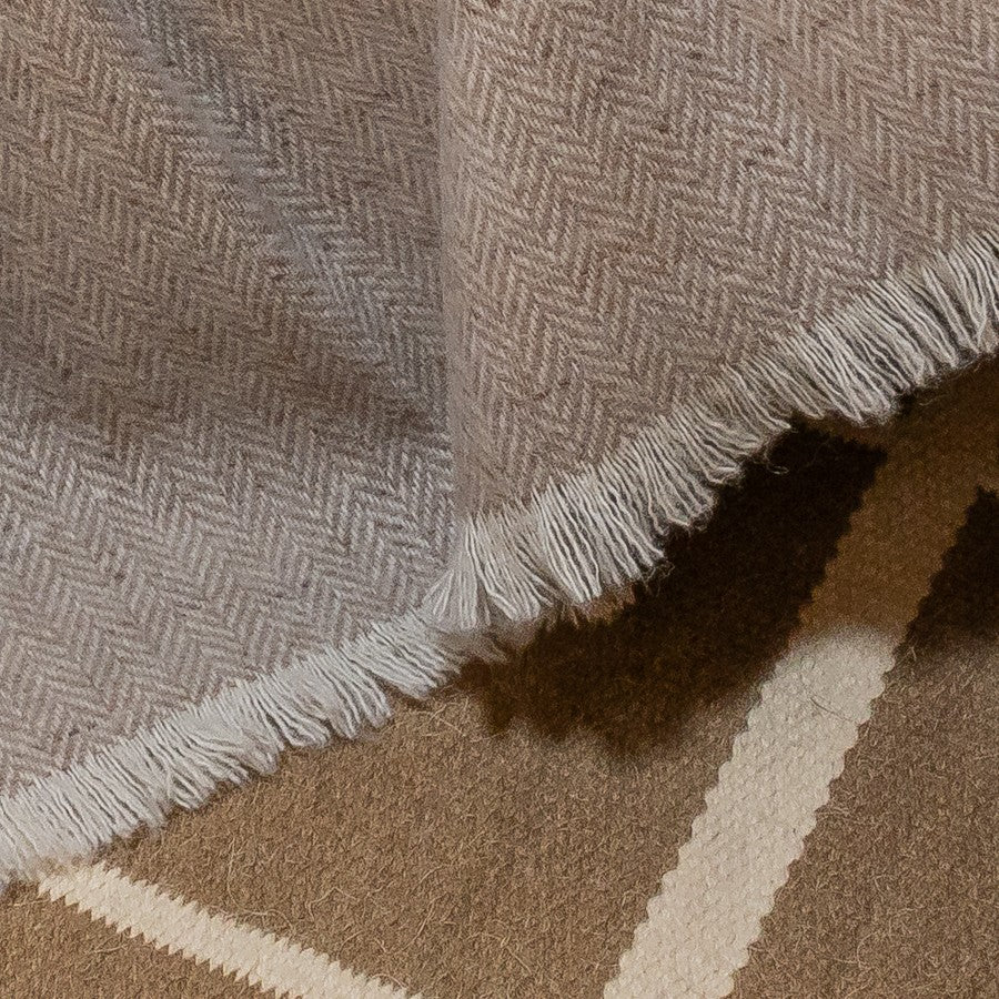 Plaid "Mountain Haze" van alpaca en merinowol – detail