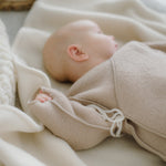 Babyjasje "Schaap" met borduursel; beige