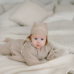 Babymutsje "Schaap" met borduursel; beige