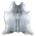 Grijze koeienhuid, ongeveer 210 × 190 cm, van bovenaf gezien: precies de huid die je ontvangt