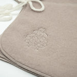 Babyjasje "Schaap" met borduursel; beige