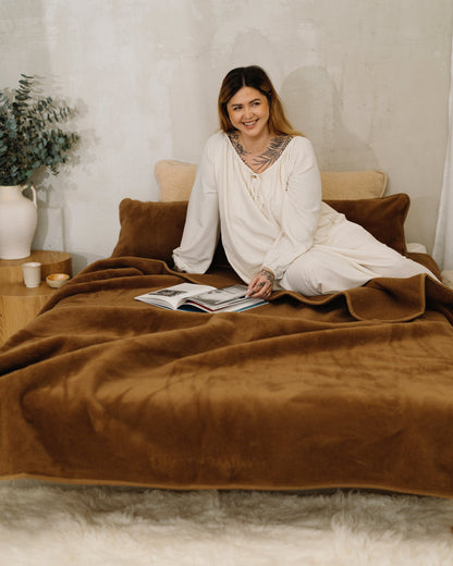 Wollen deken ‘Chocolate’ van kameelhaar en merinowol | enkellaags