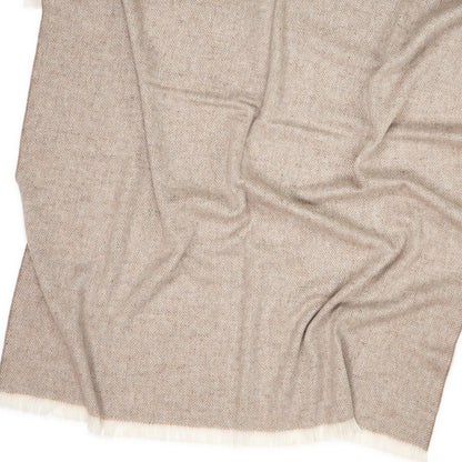 Plaid "Mountain Haze" van alpaca en merinowol – close-up